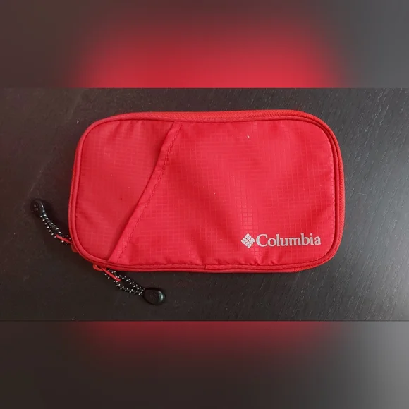 Columbia Zip Up Wallet - Picture 1 of 2